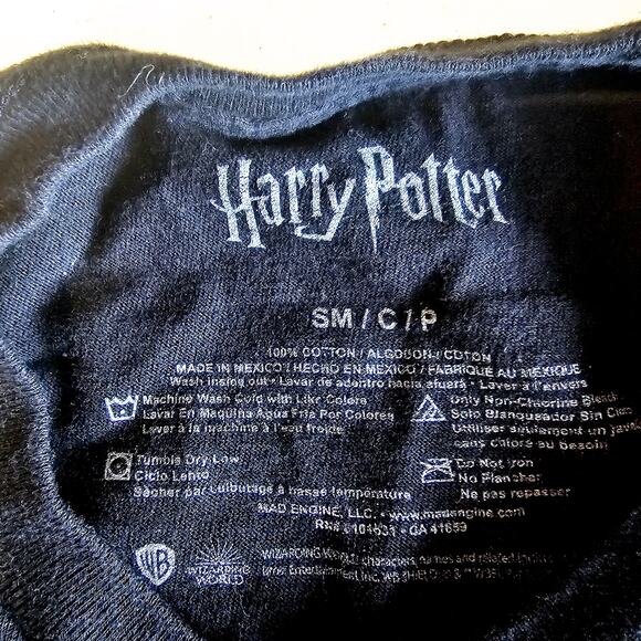 Hufflepuff Wizard House Graphic Tee T-Shirt Women's Size S 3260 - Picture 3 of 5